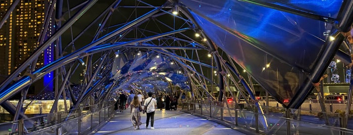 The Helix Bridge is one of happy place.