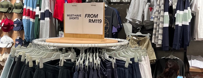 Cotton On is one of Must-visit Clothing Stores in Petaling Jaya.