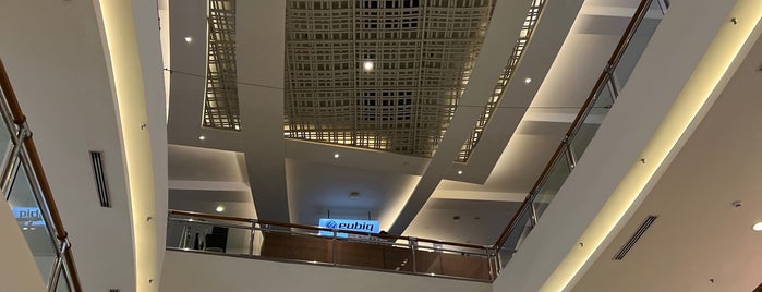 Mid Valley Megamall is one of Tracy : понравившиеся места.