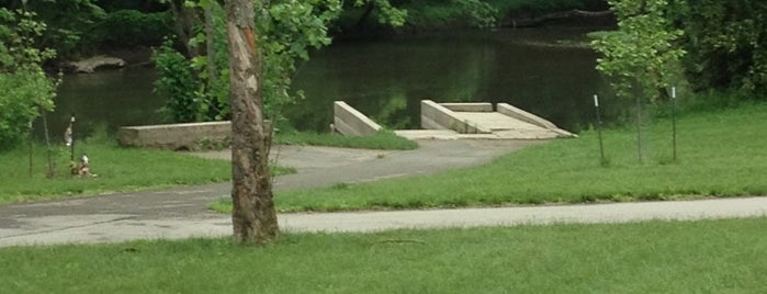 Fall Creek Greenway is one of Jared'in Beğendiği Mekanlar.