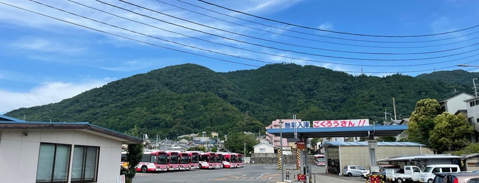 大宅 バス停 is one of 京阪バスのバス停 山科営業所2/2.