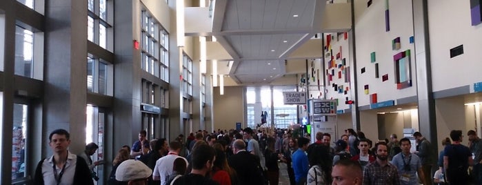 Austin Convention Center is one of สถานที่ที่ Sneakshot ถูกใจ.