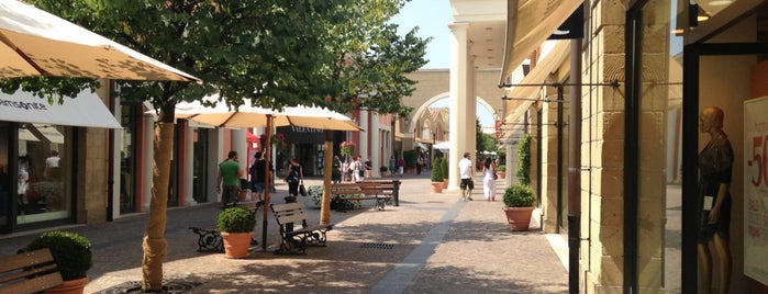 Castel Romano Designer Outlet is one of Roma Görülmesi Gerekenler.