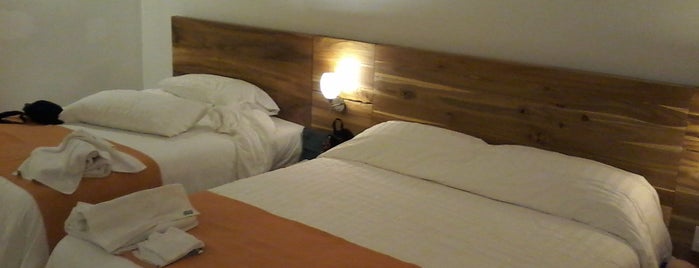 Mangrove Resort Hotel is one of Tempat yang Disukai Jasper.