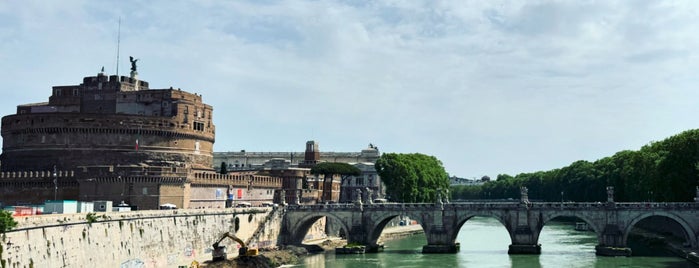 Ponte Vittorio Emanuele II is one of European Jaycation.