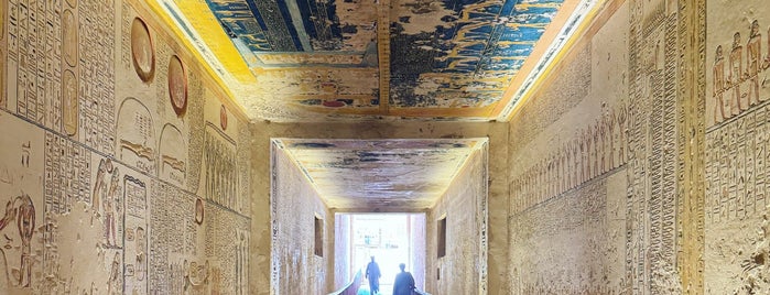 Tomb of Ramses V/VI (KV9) is one of Egito.