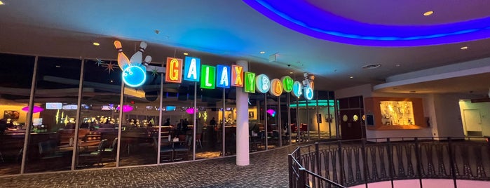 Galaxy Bowl is one of สถานที่ที่ Noelle ถูกใจ.