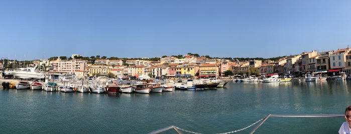 Port de Cassis is one of Locais curtidos por Alain.