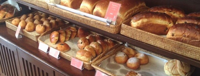 Baan Bakery is one of Locais salvos de Alissa.