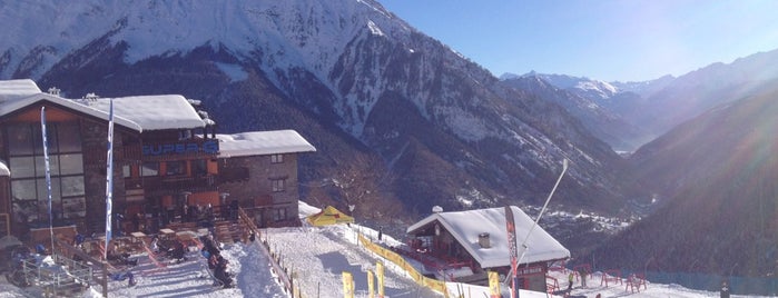 Courmayeur is one of Alpin.