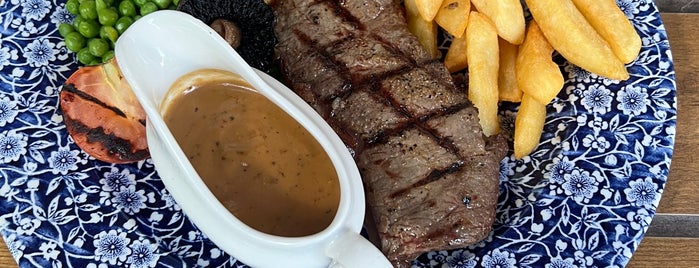 The New Fairlop Oak (Wetherspoon) is one of Wetherspoons.