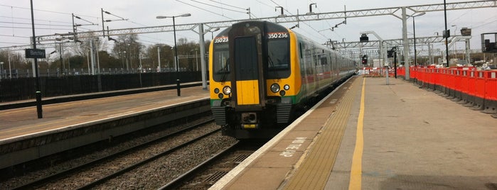Bletchley Railway Station (BLY) is one of London Midland Stations.