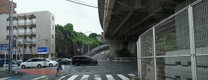 打越交差点 is one of 国道16号(八王子街道, 県道56号).