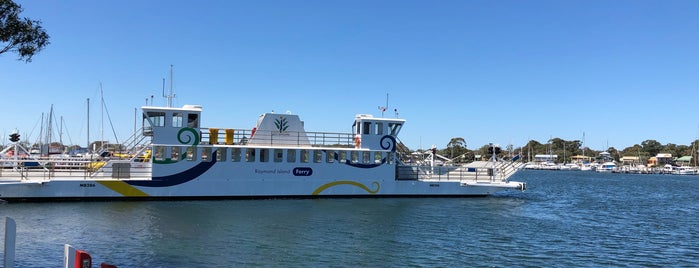 Raymond Island Ferry is one of Lieux qui ont plu à Jeff.