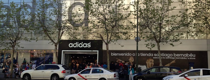 Adidas Store Real Madrid Bernabéu is one of ArB'ın Beğendiği Mekanlar.