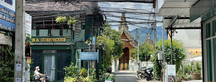 Nophaburi Bar is one of Tempat yang Disukai Krystle.