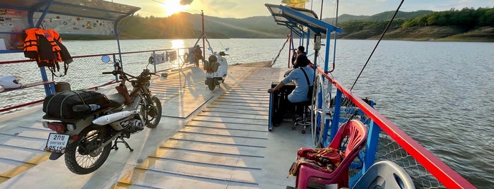 Paknai's Fisherman Village is one of ทริปน่าน.