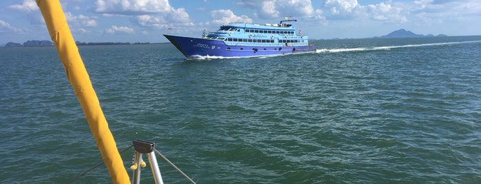 Ferry To Krabi is one of 🛥-Mu Ko Phi Phi National Park.