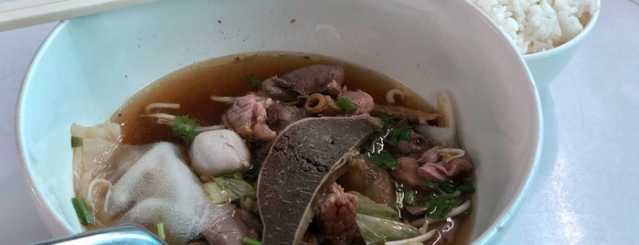 E-Tiew Beef Noodle Soup is one of Beef Noodle in Bangkok.