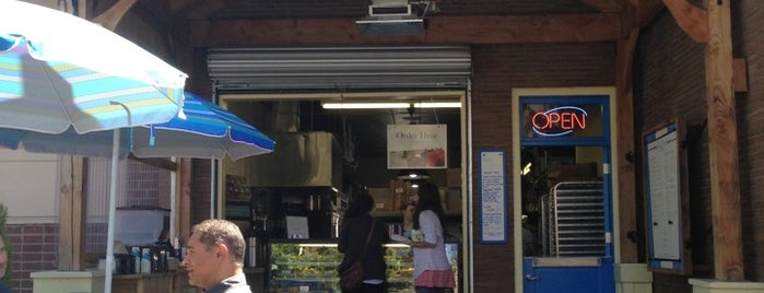 Bleu Door Bakery is one of สถานที่ที่บันทึกไว้ของ Elena.