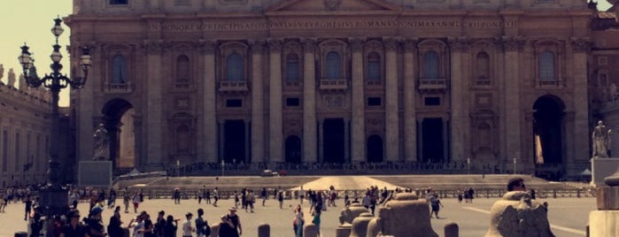 Ciudad del Vaticano is one of Places to go before you die.