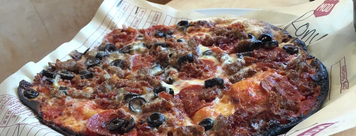 Mod Pizza is one of Ronaldさんのお気に入りスポット.