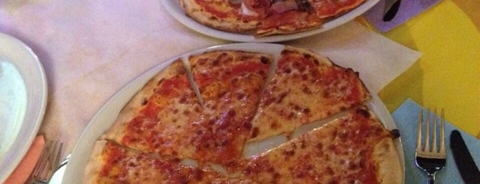 I Sassi Ristorante Pizzeria is one of CIBO e VINO!.
