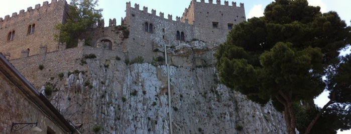 Castello is one of EVDEYIZ.