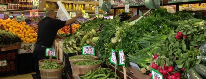 Joe Caputo & Sons Fruit Market is one of Sorin's List.