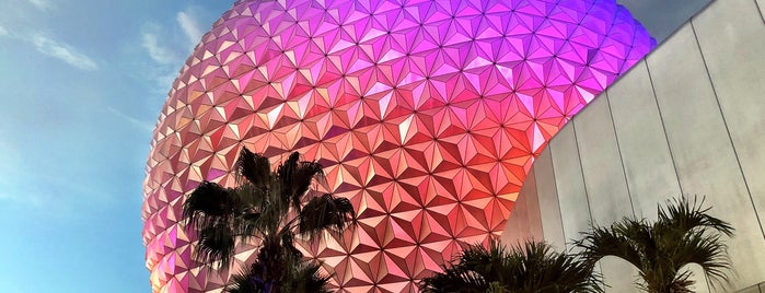 Spaceship Earth is one of John 님이 좋아한 장소.