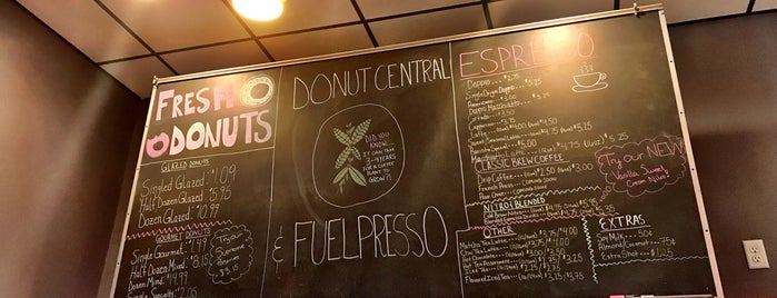 Donut Central & Fuelpresso is one of Lieux qui ont plu à John.
