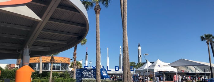Kennedy Space Center Visitor Complex is one of John : понравившиеся места.