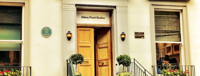 Abbey Road Studios is one of John'un Beğendiği Mekanlar.