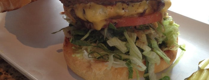 Hook Burger Bistro is one of LA TODO.