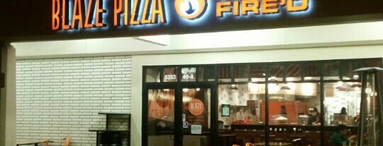 Blaze Pizza is one of Tempat yang Disukai Jacquie.