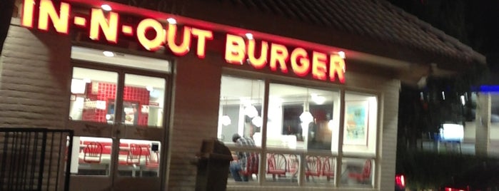 In-N-Out Burger is one of สถานที่ที่ Ross ถูกใจ.