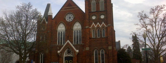 Downtown Oakville is one of Lieux qui ont plu à Joshua.