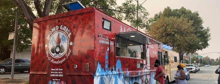 Momo Grill Truck is one of Pickup午饭 @ Sunnyvale.