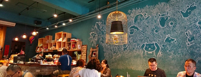 癮俬咖啡 INs Cafe is one of Cafés - Open on Mondays.