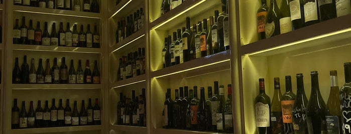 Aldo's Restoran Vinoteca is one of Buenos Aires.