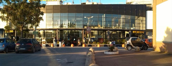UCI Cinemas is one of Tempat yang Disukai Marco.
