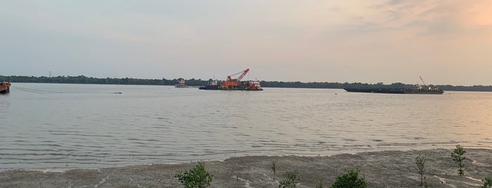 Bagan Seafood Restaurant is one of klang.