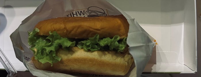 White House Burger is one of Orte, die عبدالله gefallen.