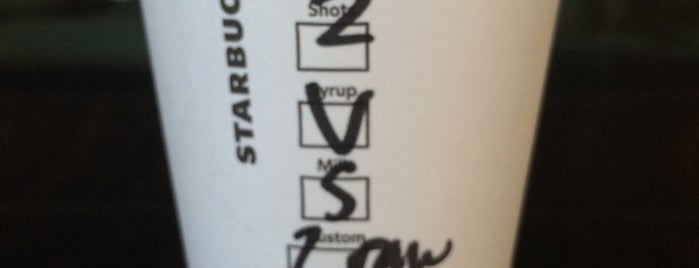 Starbucks is one of สถานที่ที่ Sean ถูกใจ.