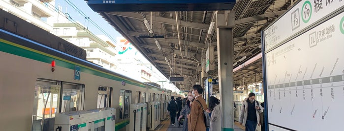 JR 綾瀬駅 is one of 駅.