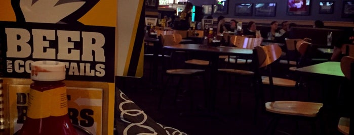 Buffalo Wild Wings is one of Arthur's Great Place To Eat.