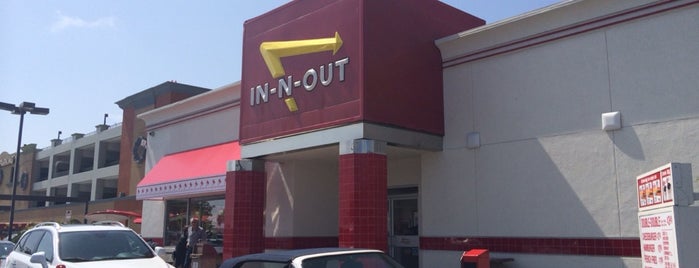 In-N-Out Burger is one of Topics for Restaurants & Bar　2⃣.