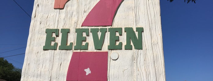 7-Eleven is one of Guide to Hawaii.