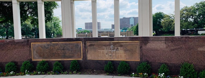 Dealey Plaza is one of Guide to Dallas.