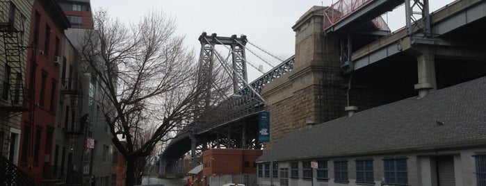 Under the Williamsburg Bridge (Brooklyn) is one of Guide to New York City.